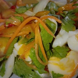 ยำไข่เค็ม