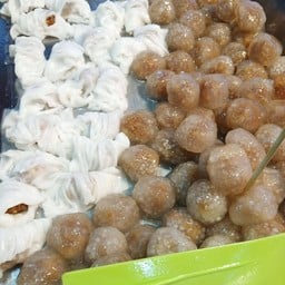 ณิชา  ของทอด