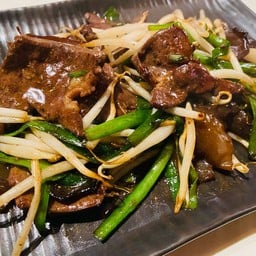 LIVER NIRA ITAME ( Stir-fried Beef liver and chinese chive )