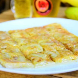 โรตีกล้วย+ไข่ ราดนม