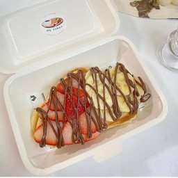 Strawberry Banana x Croffle