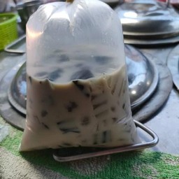 เฉาก๊วยนมสด