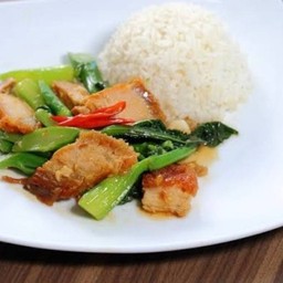 ข้าวคะน้าหมูกรอบ