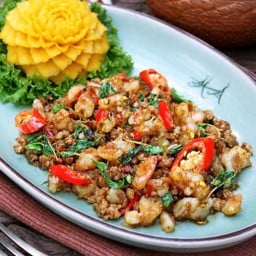 หมูสับกุ้งผัดใบกะเพราป่า (Moo-Sub Goong Bai-Krapao Paa)