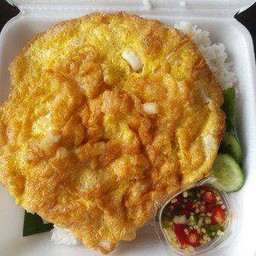 ข้าวไข่เจียวปลาหมึก