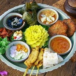 Ruen Mallika Deluxe Platter
