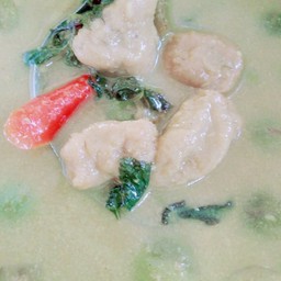 แกงเขียวหวานเนื้อปลา(ใช้เนื้อปลาขูด100%ไม่ผสมแป้ง)