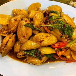 หอยลายผัดพริกเผา