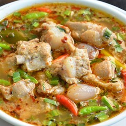 ตัมแซ่บกระดูกอ่อนหมู