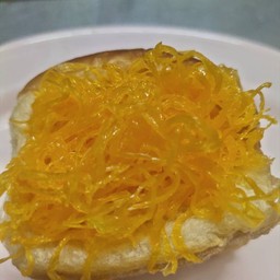 คามิวขนมปังไส้ทะลัก