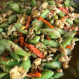 ผัดบวบใส่ไข่