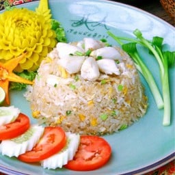 ข้าวผัดปูก้อน หรือ กุ้ง