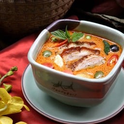 แกงเผ็ดเป็ดย่าง  ( Gangped Pedyang )