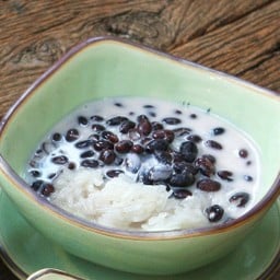 ข้าวเหนียวถั่วดำ  (  Kao-Niew Tuadam  )