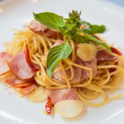 Dried Chili. Bacon Spa