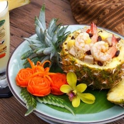 ข้าวผัดสับปะรดในสับปะรด+น้ำสับปะรดปั่น