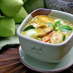 แกงเขียวหวานไก่  หรือ เนื้อติดมัน