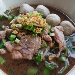 อร่อยร้านผัวก๋วยเตี๋ยวน้ำตกหมู