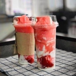 สตอเบอรี่สมูธตี้โยเกิร์ต