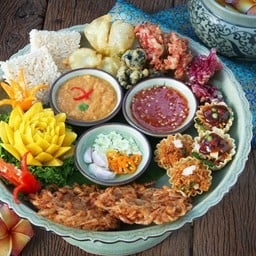 Ruen Mallika Royal Platter