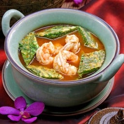 แกงส้มชะอมกุ้ง ( Gangsom Cha-Ome Goong )