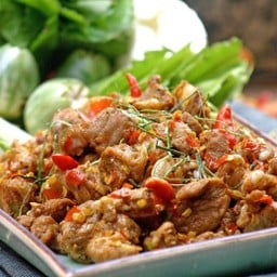คั่วกลิ้งซี่โครงอ่อน ( Kua Gling See-Kroang )