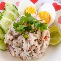 ข้าวแมวไข่ต้ม