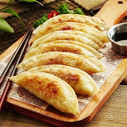 군만두 (คุนมันดู) - Gunmandu (เกี๊ยวเกาหลีทอดกรอบ)