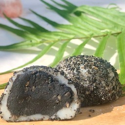 โมจิไส้งาดำ