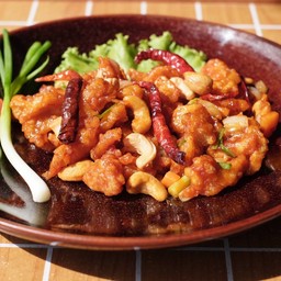 ไก่ผัดเม็ดมะม่วงหิมพานต์