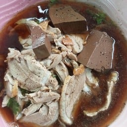 เจ๊เม้าก๋วยเตี๋ยวเป็ดวัดศรีประวัติ