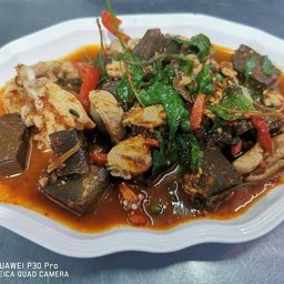 ผัดพริกแกงไก่