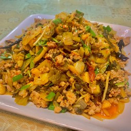 หมูสับผัดกิมจิยูนนาน  腌菜炒肉