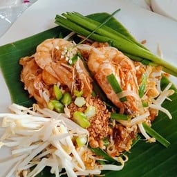 ผัดไทยกำแพงวัดศรีราชา
