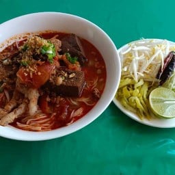 น้ำเงี้ยว ข้าวซอย บ้านราชวัตร