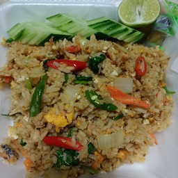 ข้าวผัดปลากระป๋อง