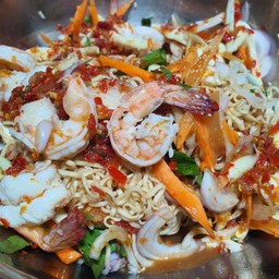 ยำมาม่า กุ้งสะดุ้ง ปลาร้านัว