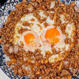 ข้าวหมูซีอิ๊ว ไข่ดาว