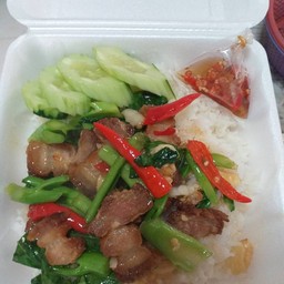 เมนูผัดคะน้าราดข้าว