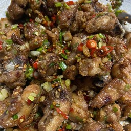 ข้าวไก่คั่วพริกเกลือ