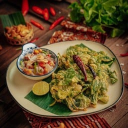 ยำใบบัวบกกรอบ