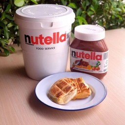 ขนมปังปิ้ง เนย นูเทลล่า