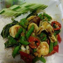 ผัดเครื่องแกงซีฟู้ด