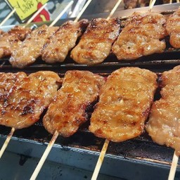 เล็ก ข้าวเหนียวหมูปิ้ง (ปากซอยภาวนา)