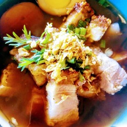 เจ้อ้อมก๋วยจั๊บหมูกรอบน้ำข้น