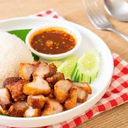 ข้าวสามชั้นทอดน้ำปลา