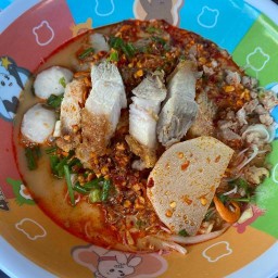 ก๋วยเตี๋ยวหมูกรอบนายบิล