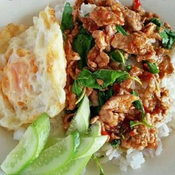 ข้าวกระเพราหมูชิ้น