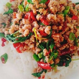 ข้าวผัดกะเพรา