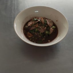 ก๋วยเตี๋ยวเรือลืมอิ่มลุงแว่น